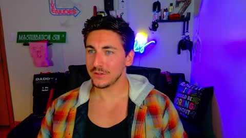 Snapshot of zach_rhyder chatting on 10, 10, 2025 Zach Rhyder online show from 10, 10, 2025