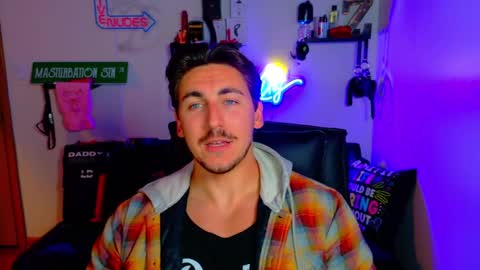 Snapshot of zach_rhyder chatting on 15, 10, 2025 Zach Rhyder online show from 15, 10, 2025