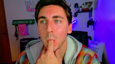 Snapshot of zach_rhyder chatting on 27, 11, 2025 Zach Rhyder online show from 27, 11, 2025