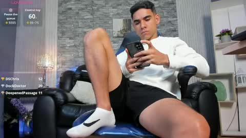 zack_joness10 online show from 26, 4, 2026