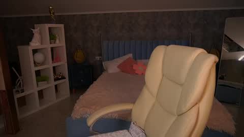 Zafiramoonn online show from 23, 4, 2026