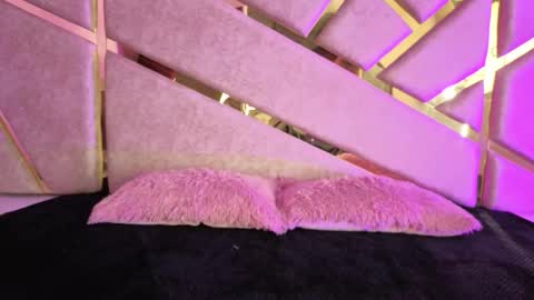 Claire  online show from 21, 11, 2025