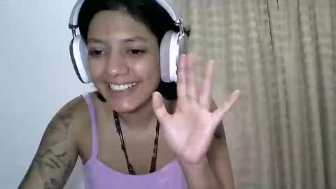 Snapshot of zafiro_rubi chatting on 2, 5, 2026 Zafiro online show from 2, 5, 2026