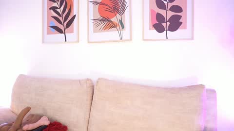 Zara Williams online show from 4, 1, 2025