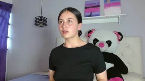 Snapshot of zaida_1 chatting on 3, 12, 2025 Zaida online show from 3, 12, 2025