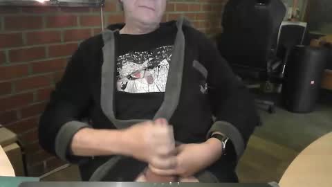Snapshot of zalinger chatting on 28, 11, 2025 zalinger online show from 28, 11, 2025