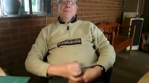 Snapshot of zalinger chatting on 12, 5, 2026 zalinger online show from 12, 5, 2026
