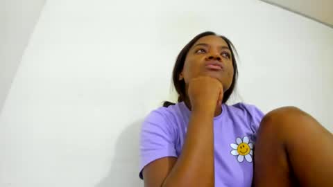 Snapshot of zamara__ chatting on 5, 3, 2025 Zamara online show from 5, 3, 2025