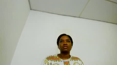 Snapshot of zamara__ chatting on 8, 3, 2025 Zamara online show from 8, 3, 2025