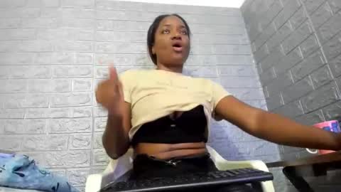 Snapshot of zamara__ chatting on 24, 10, 2025 Zamara online show from 24, 10, 2025