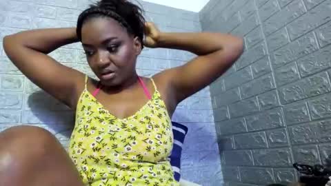Snapshot of zamara__ chatting on 4, 11, 2025 Zamara online show from 4, 11, 2025