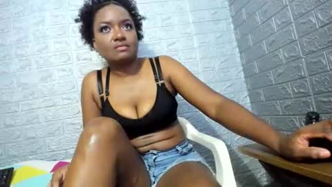 Snapshot of zamara__ chatting on 13, 11, 2025 Zamara online show from 13, 11, 2025