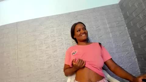 Snapshot of zamara__ chatting on 27, 11, 2025 Zamara online show from 27, 11, 2025