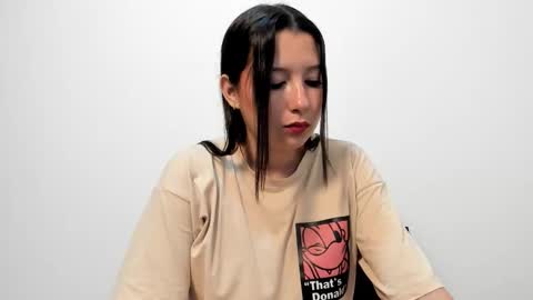 Snapshot of zammii69 chatting on 13, 11, 2025 zammii69 online show from 13, 11, 2025