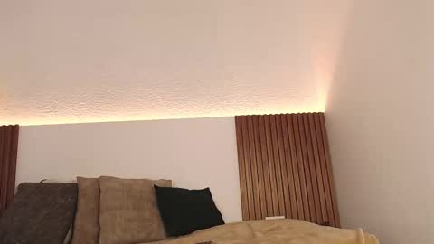 Zander online show from 11, 2, 2025