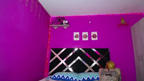 ZARA ANYELINA online show from 22, 2, 2025