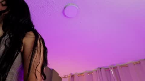 Zara . online show from 25, 4, 2026