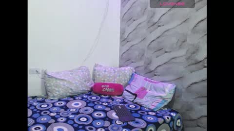 Snapshot of zaraluxx chatting on 8, 1, 2026 zaraluxx online show from 8, 1, 2026