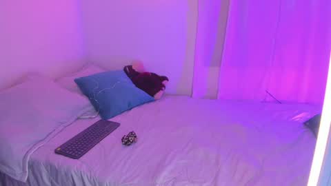   online show from 8, 2, 2025