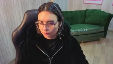 Isabella online show from 9, 6, 2026