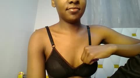 Snapshot of zariah011 chatting on 25, 6, 2026 zariah online show from 25, 6, 2026