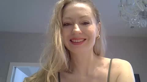 Zarina Swift online show from 9, 4, 2026