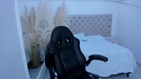 Zarina Waynne online show from 14, 12, 2025