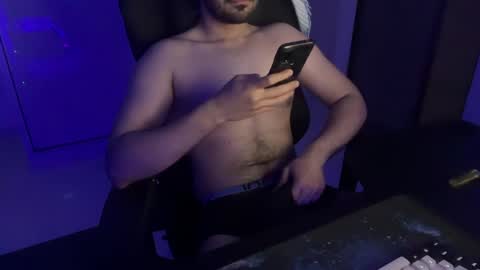 Snapshot of ze_boi chatting on 4, 4, 2026 Ze online show from 4, 4, 2026