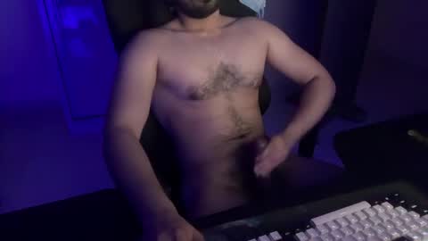 Snapshot of ze_boi chatting on 10, 4, 2026 Ze online show from 10, 4, 2026