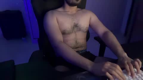 Snapshot of ze_boi chatting on 25, 4, 2026 Ze online show from 25, 4, 2026