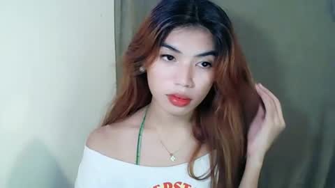 Snapshot of zeah_rev21 chatting on 19, 6, 2026 zeah_rev21 online show from 19, 6, 2026