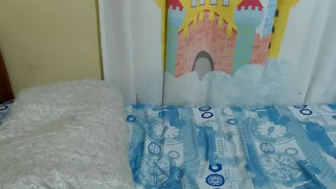 Snapshot of zeina_gen chatting on 3, 7, 2026 flabby online show from 3, 7, 2026