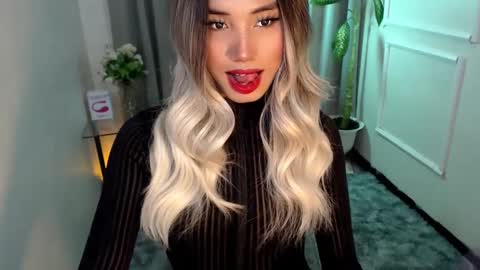 zelainalovetocum online show from 18, 1, 2025