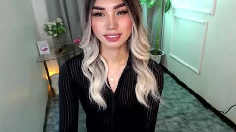 zelainalovetocum online show from 3, 2, 2025