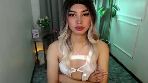 zelainalovetocum online show from 8, 2, 2025