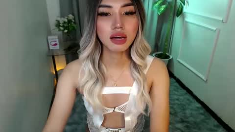 zelainalovetocum online show from 8, 2, 2025