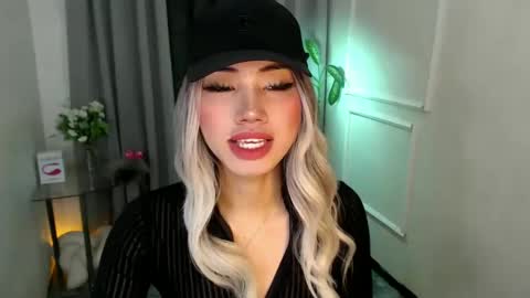 zelainalovetocum online show from 16, 2, 2025