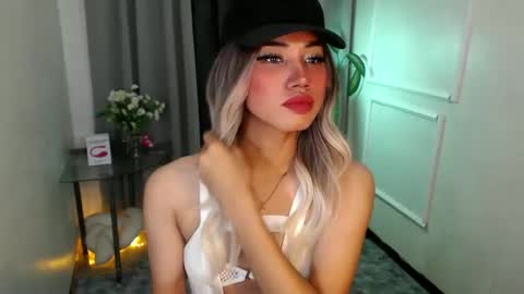 zelainalovetocum online show from 18, 2, 2025