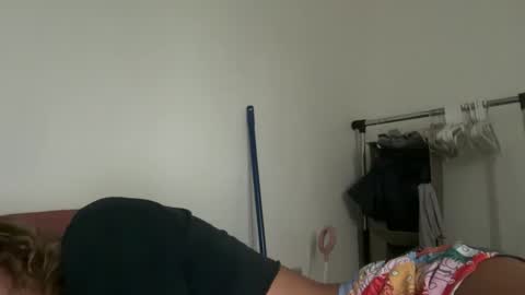 zellaxobella online show from 10, 9, 2025