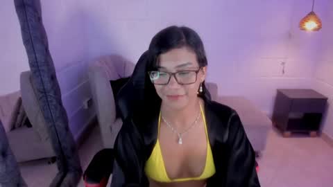 Snapshot of zendaya_dl chatting on 25, 5, 2026 Luciana online show from 25, 5, 2026
