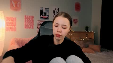 Lara online show from 4, 3, 2026