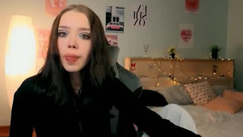 Lara online show from 12, 3, 2026