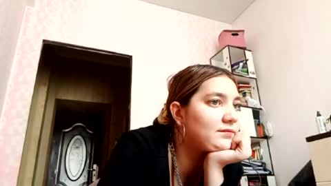 zeniabrossoit online show from 22, 4, 2026