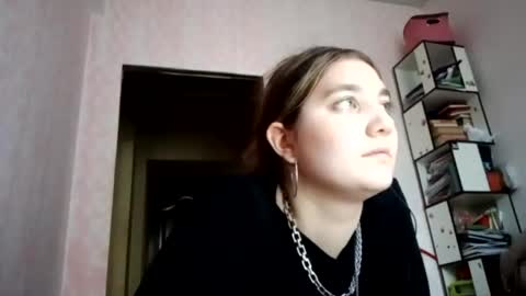 zeniabrossoit online show from 24, 4, 2026