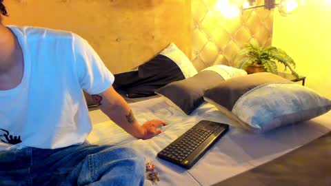 Snapshot of zeusjeff chatting on 5, 12, 2024 zeus online show from 5, 12, 2024