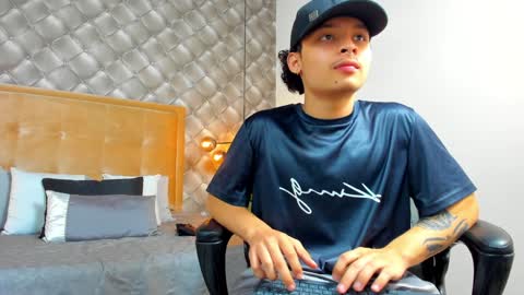 Snapshot of zeusjeff chatting on 13, 12, 2024 zeus online show from 13, 12, 2024