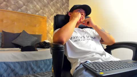 Snapshot of zeusjeff chatting on 21, 12, 2024 zeus online show from 21, 12, 2024