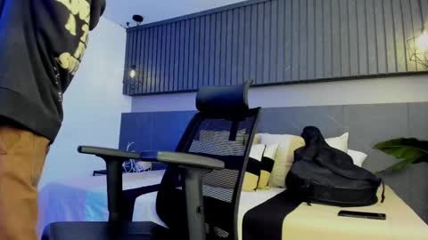 Snapshot of zeusjeff chatting on 12, 2, 2025 zeus online show from 12, 2, 2025