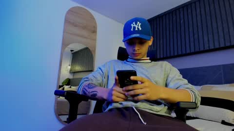 Snapshot of zeusjeff chatting on 13, 2, 2025 zeus online show from 13, 2, 2025