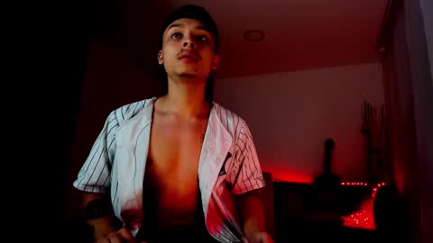 Snapshot of zeusjeff chatting on 8, 3, 2025 zeus online show from 8, 3, 2025